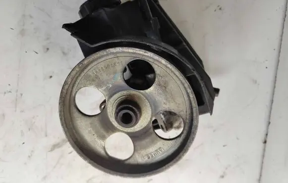 Citroen Xsara Picasso Power steering pump 9636271680