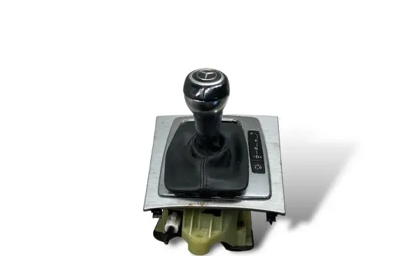 Mercedes-Benz C W204 Gear shifter/selector A2042677524 15263WT09ST1 566715263