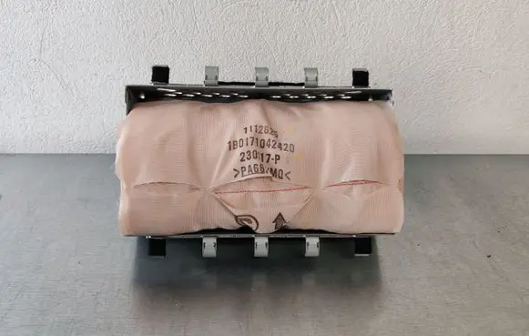 Subaru Outback (BS) Passenger airbag 0589P1000197