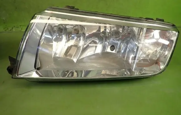 Skoda Fabia Mk1 (6Y) Headlight/headlamp HELLA246365