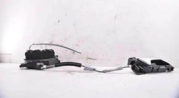 Opel Mokka B Front door lock 16944087 98201552