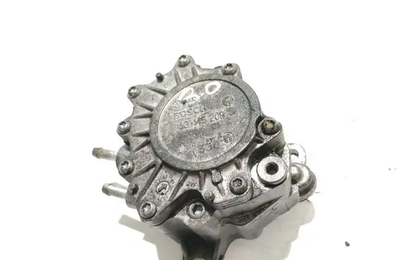 Volkswagen Golf V Vacuum pump 03G145209