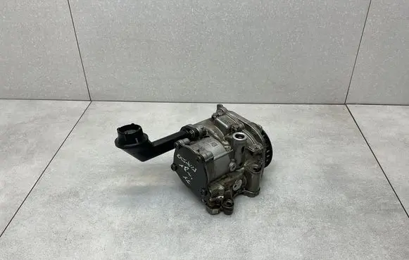 Skoda Octavia Mk3 (5E) Oil pump 04L145208T