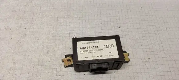 Audi A4 S4 B5 8D Alarm control unit/module 4B0951173