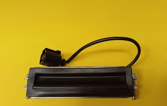 Volkswagen PASSAT B5.5 Tailgate/trunk/boot exterior handle 3B9827566B