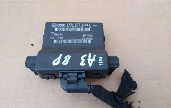 Audi A3 S3 8P Gateway control module 1K0907530B