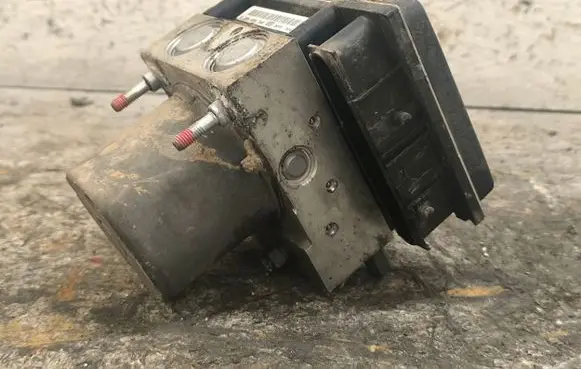 Toyota Avensis T270 ABS Pump 0265950749