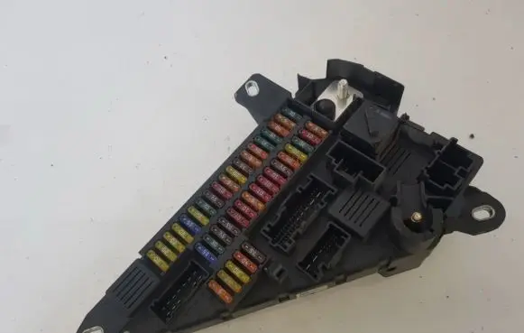 BMW 5 E60 E61 Fuse box set 913883001