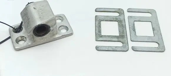 Mercedes-Benz S W116 Front door lock loop/hook striker 
