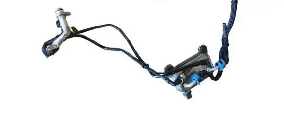 Land Rover Defender Oil filter mounting bracket L8B29N103AA