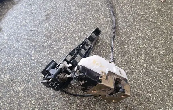 Citroen C3 Pluriel Front door lock