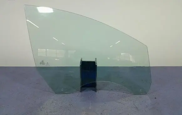 Ford Fusion Front door window glass four-door