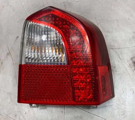 Volvo V70 Rear/tail lights 30698984 00943020187