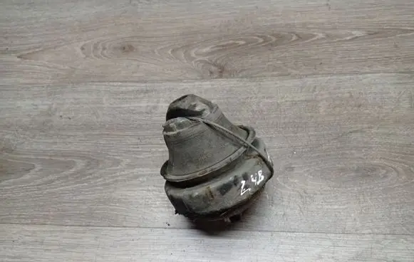 Volvo S60 Engine mount bracket 9485551