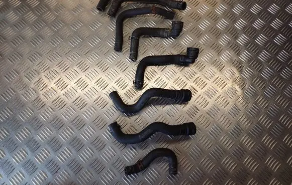 Engine coolant pipe/hose