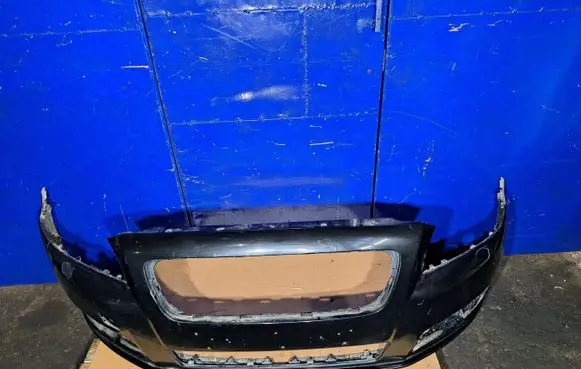 Volvo V70 Front bumper 39883982