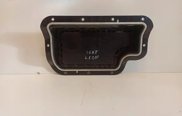 Seat Leon IV Battery box tray 5Q0915435