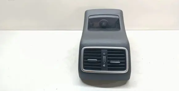 Rear air vent grill