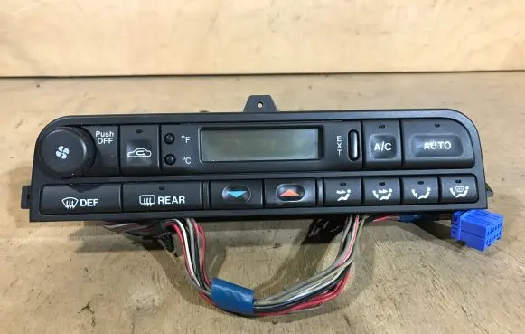 Jaguar XJ X300 Climate control unit LNA7690BA 1464303911