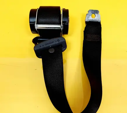 Rear seatbelt