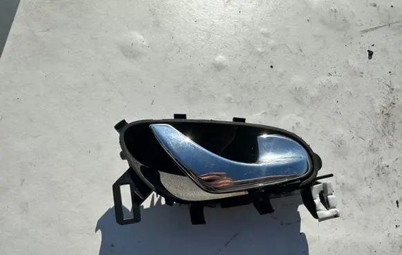 Renault Kadjar Front door interior handle 306704ea
