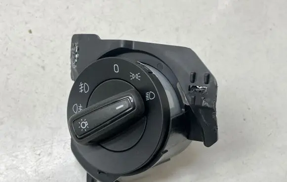 Skoda Octavia Mk3 (5E) Light switch 5E1941565 8111343