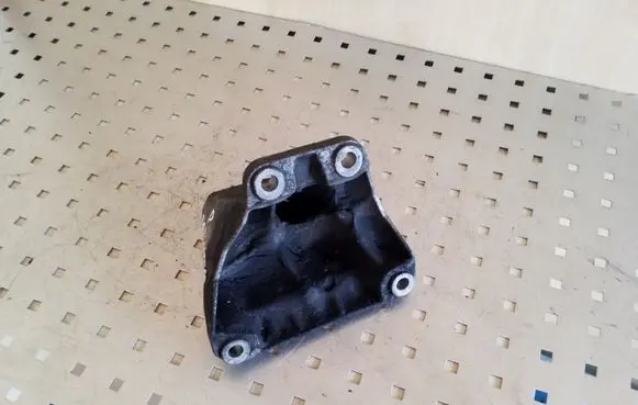 BMW 5 F10 F11 Engine mounting bracket 73681310