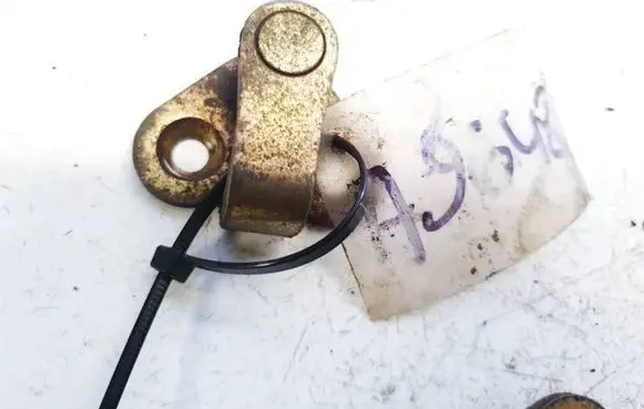 Peugeot 307 Front door lock loop/hook striker 
