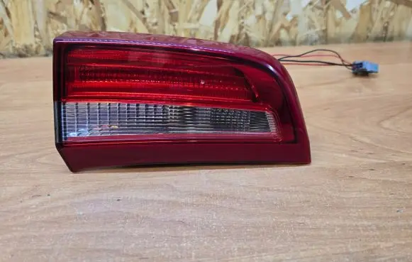 Volvo S60 Tailgate rear/tail lights 30796271 21500101 V0LV0S60C
