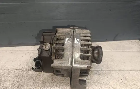 BMW 5 F10 F11 Generator/alternator 2607244D
