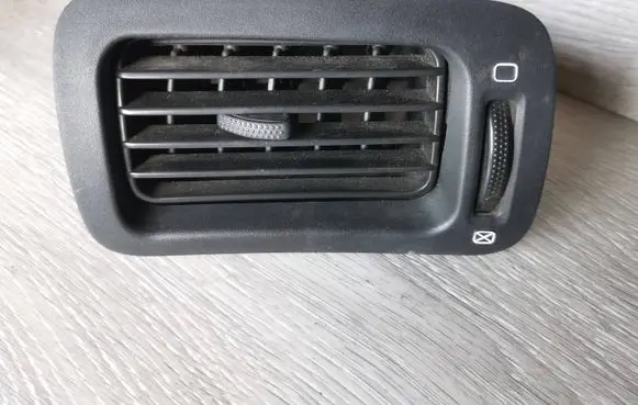 Subaru Legacy Dashboard side air vent grill/cover trim
