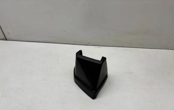 Audi SQ7 Rear seat rail trim cover 4M0883688A