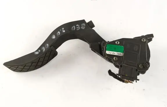 Audi A4 S4 B7 8E 8H Accelerator throttle pedal 8E1721523C 6PV00827505