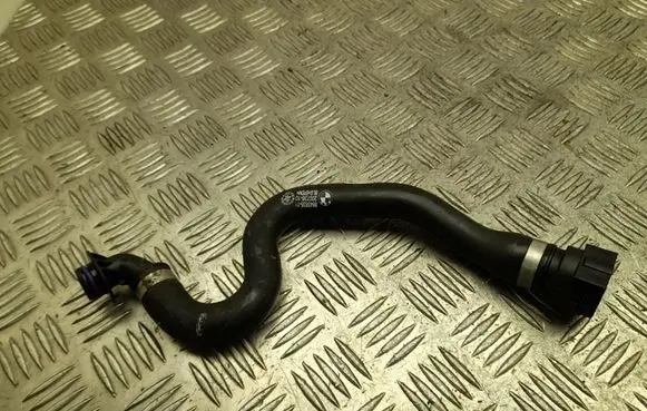 BMW 5 G60 G61 Engine coolant pipe/hose 8645835