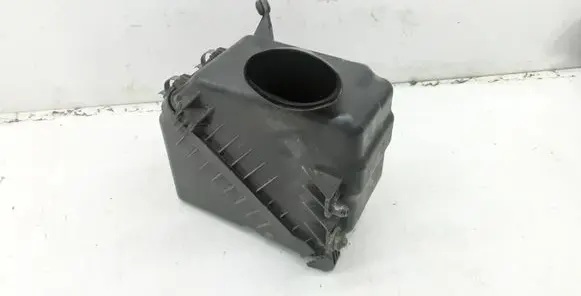 Toyota Avensis Verso Air filter box 1770127180 1140407970