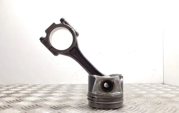 Audi A5 8T 8F Piston with connecting rod CGLC 038J V400