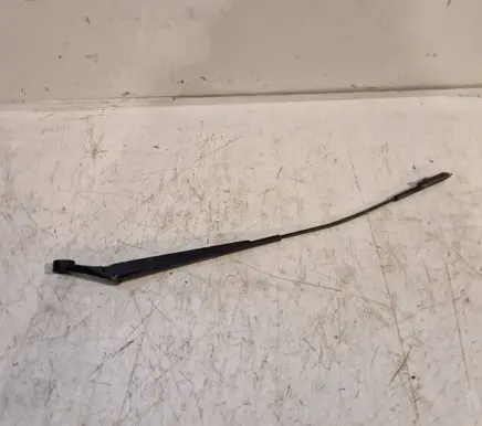 Front wiper blade arm