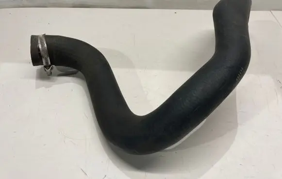 Peugeot 3008 II Intercooler hose/pipe 9820100780