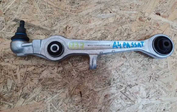 Volkswagen PASSAT B5 Front control arm 1160508228
