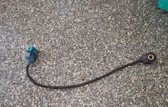 Detonation knock sensor