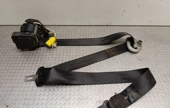 Volkswagen Caddy Front seatbelt 33014052A