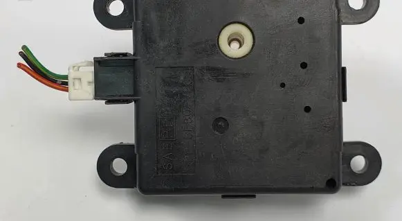 Nissan Primera A/C air flow flap actuator/motor 3C270-30840
