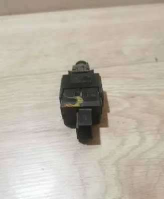 Volvo XC90 Brake pedal sensor switch 8622064 05W313