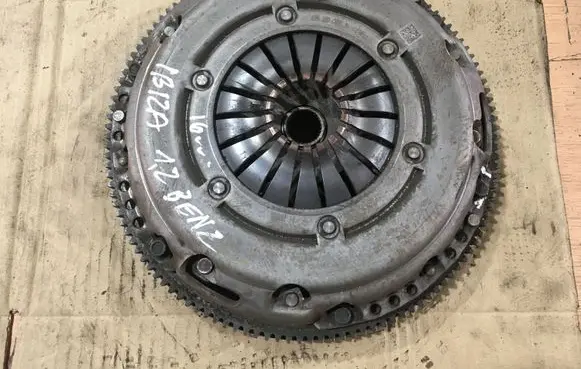 Seat Ibiza IV (6J,6P) Clutch set kit 04E141026A 04E141031C