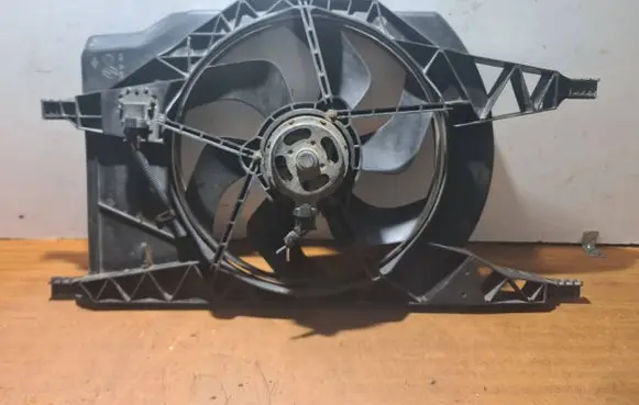 Renault Espace IV Electric radiator cooling fan 8200387730 1831928