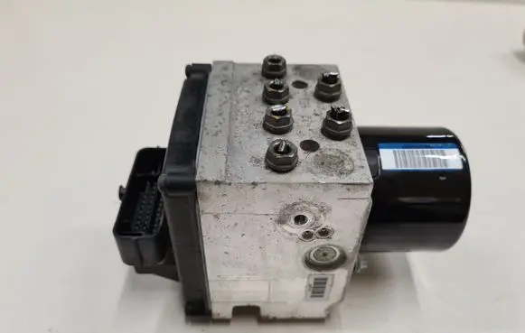 Volkswagen PASSAT B5.5 ABS Pump 3C0614109 16420501 16420301A