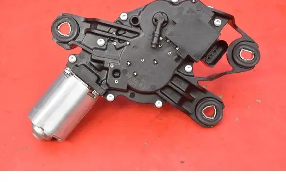 Volkswagen Golf V Rear window wiper motor 5M0955711B
