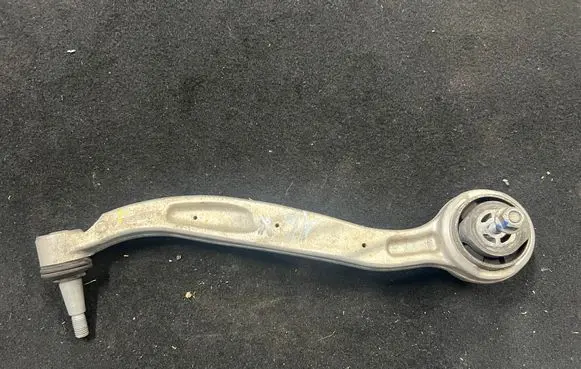 Chevrolet Camaro Front lower control arm/wishbone 23317433