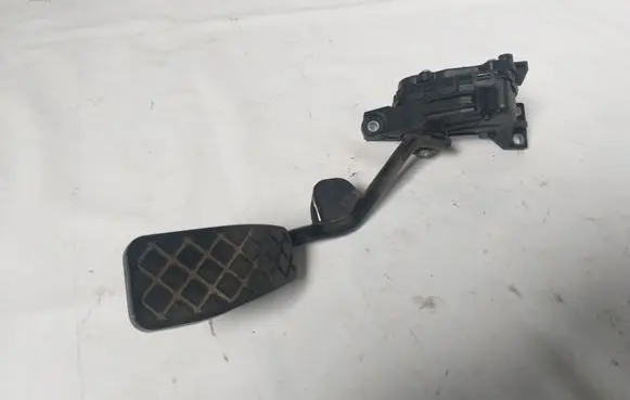 Audi A4 S4 B7 8E 8H Accelerator throttle pedal 8E2721523J