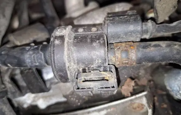 Audi Q7 4L Fuel tank valve 06e906517a